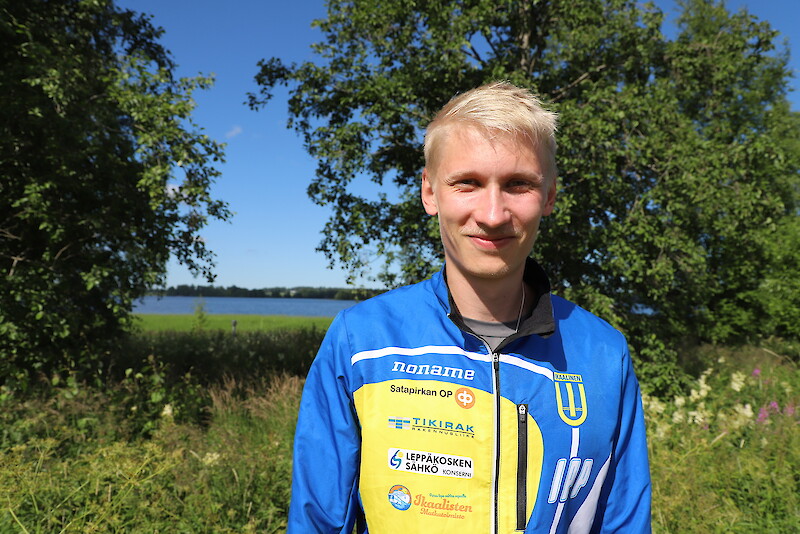 Samuli Samuelsson juoksee Suomen maajoukkueessa EM-kisoissa Saksassa.