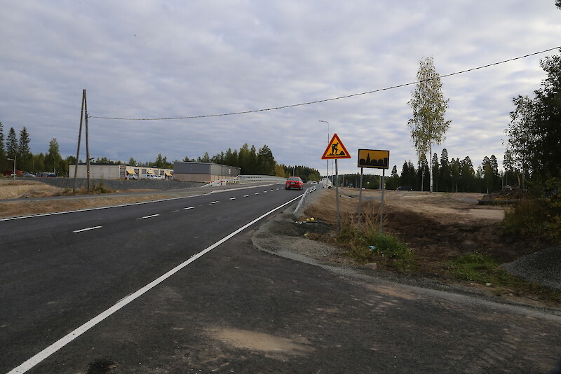 Perjantaista alkaen liikenne Vaasan suuntaan ohjataan Häijääntien kautta uuden sillan yli.