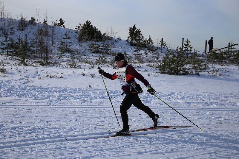 Tänä talvena Pirkan Hiihto sivakoidaan Jämin maastoissa 70 kilometrin Kangas-Pirkkana. Arkistokuva on vuodelta 2020, jolloin hiihdettiin vain lyhyempi Reppu-Pirkka heikon lumitilanteen vuoksi.
