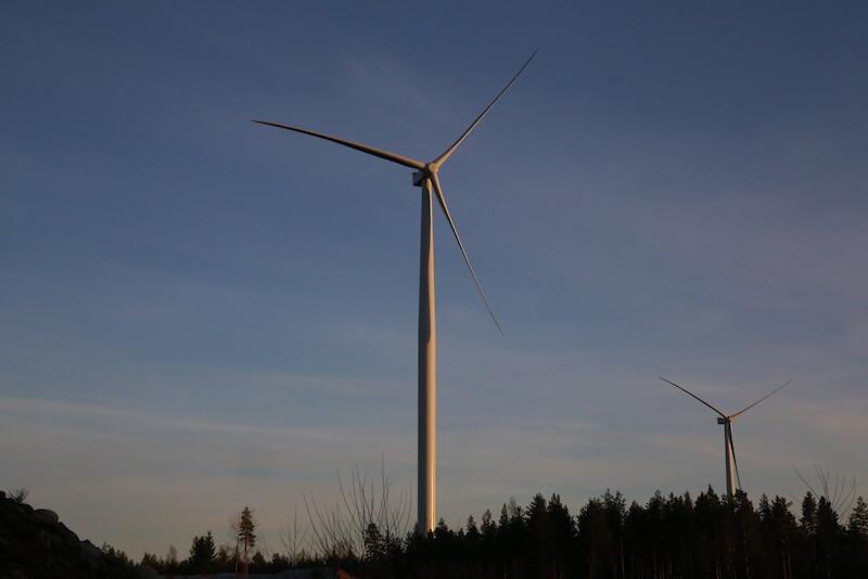 Kiinteistövero on tuulivoiman talousvaikutuksista se, joka varmimmin kohdistuu voimaloiden sijaintikuntaan. Arkistokuva on Ratiperän tuulipuistosta Jämijärveltä.