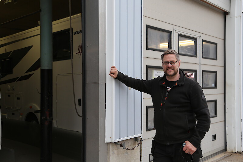 Ville Huitti Garage 247 -ketjusta kertoo, että Hämeenkyrön itsepalveluhalli on herättänyt kiinnostusta jo ennakkoon.