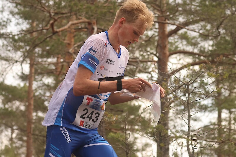 Kuva: Erik Borg/SSL. Teemu Oksanen suunnisti maailmancupin sprintissä seitsemänneksi.