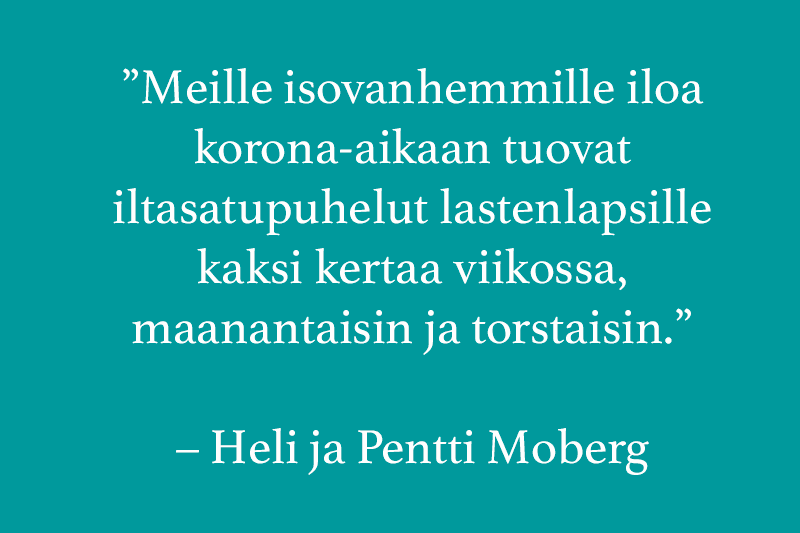 Heli ja Pentti Mobergille iloa tuottavat muun muassa iltasatupuhelut lastenlapsille.