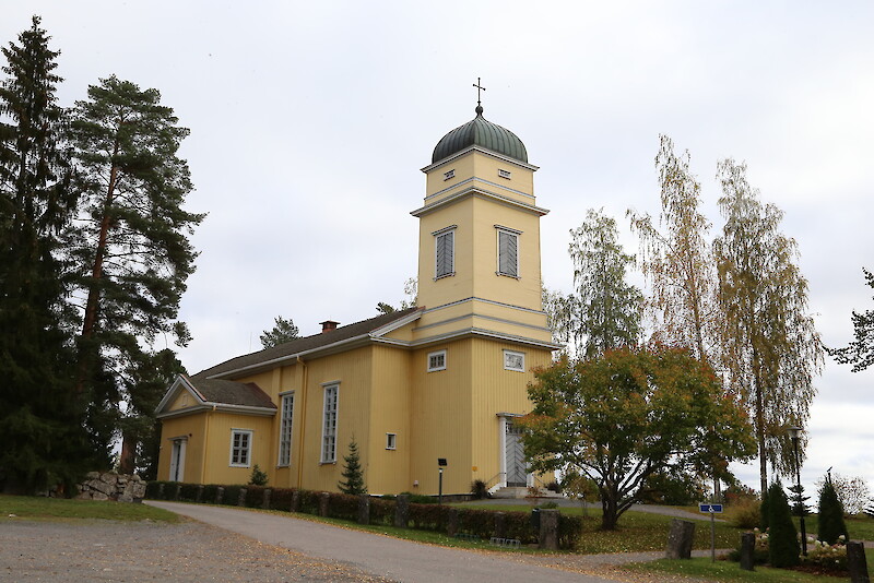 Viljakkalan kirkon vesikatto remontoidaan ensi kesänä. Kuva: UutisOivan arkisto.