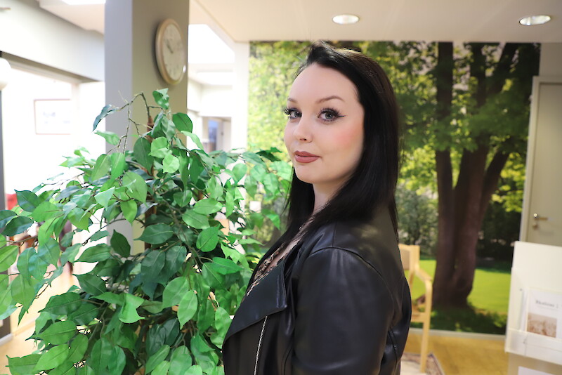 Venla Erkkilä tähtää ammattimuusikoksi. Hän säveltää ja sanoittaa kappaleitaan, ja toinen single on työn alla.