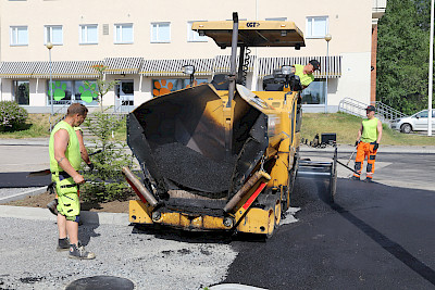 Kyröskosken torin asfaltoimisesta vastaa aliurakoitsija Asfaltti Taskinen.