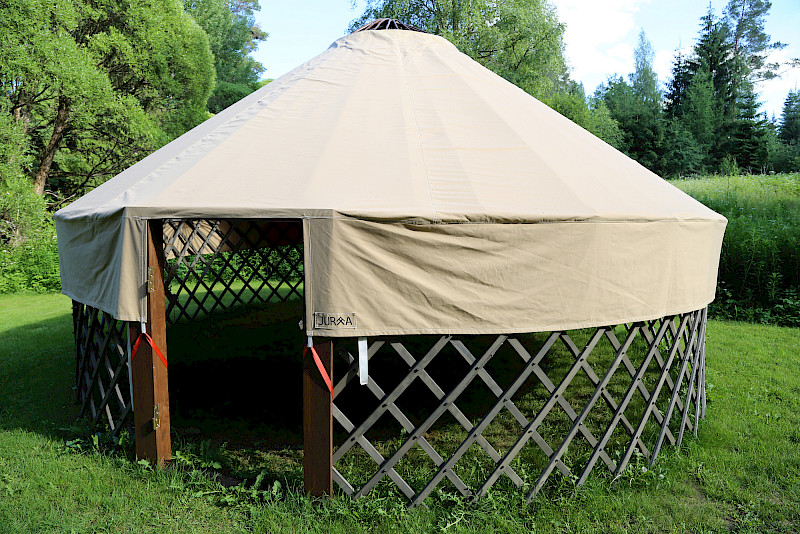Jurtta on Keski-Aasian paimentolaisten siirrettävä asumus. Se muistuttaa telttaa, mutta on monikäyttöisempi.