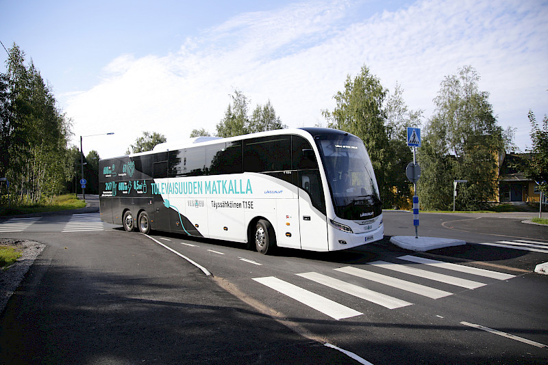 Tampereen ja Ikaalisten välillä on koeajossa sähköbussi 25. elokuuta asti.