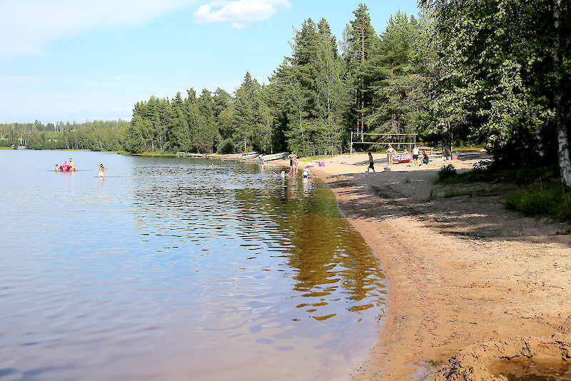 Paijalan uimaranta Viljakkalan Mannissa on yksi valtakunnallisen leväseurannan havaintopaikoista. Kesä-heinäkuun vaihteessa siellä havaittiin hieman sinilevää, mutta viimeisimmällä tarkastuskäynnillä tämän viikon tiistaina levää ei havaittu.