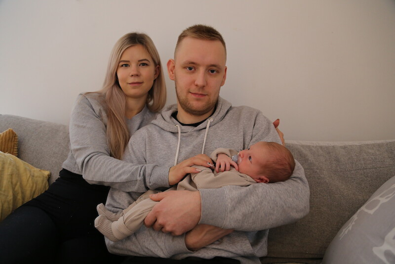 Juulia Mustalahden ja Eetu Savolaisen perhe täydentyi uudella perheenjäsenellä tammikuun alussa. Vanhemmat ovat jo ehtineet miettiä pienokaiselle nimeä, mutta mitään ei ole vielä lyöty lukkoon.