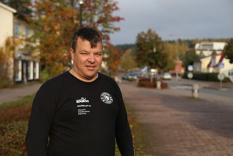 Timo Silvanin työpaikka on nykyisin Lapissa, mutta hän jatkaa Parkunmäen Apassien valmennustehtävissä.