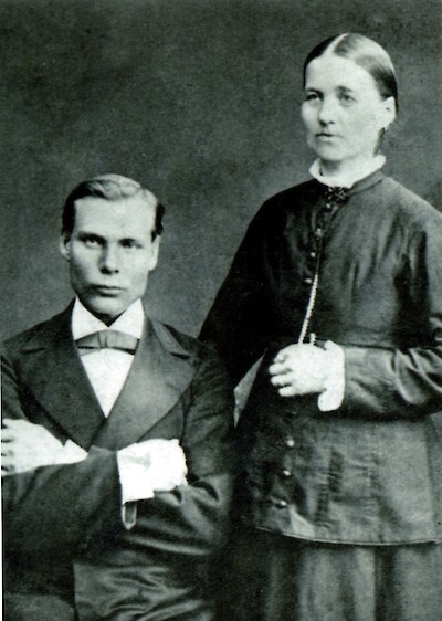 Ananias ja Charlotta Mikkonen.
